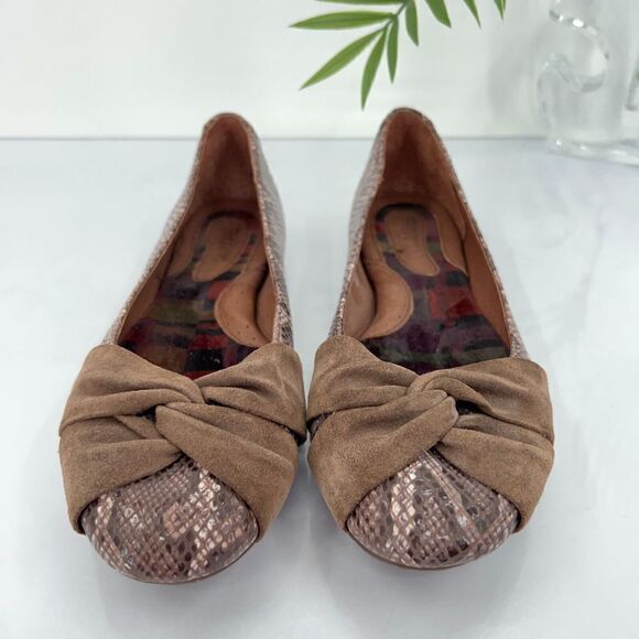 Born Women's Lilly Ballet Flat Size 8 Brown Snake Leather Suede Knot Bow Shoes - Picture 2 of 11